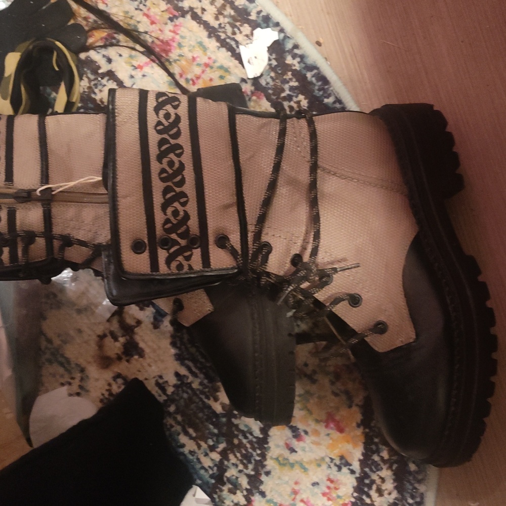 Woman's Boots
